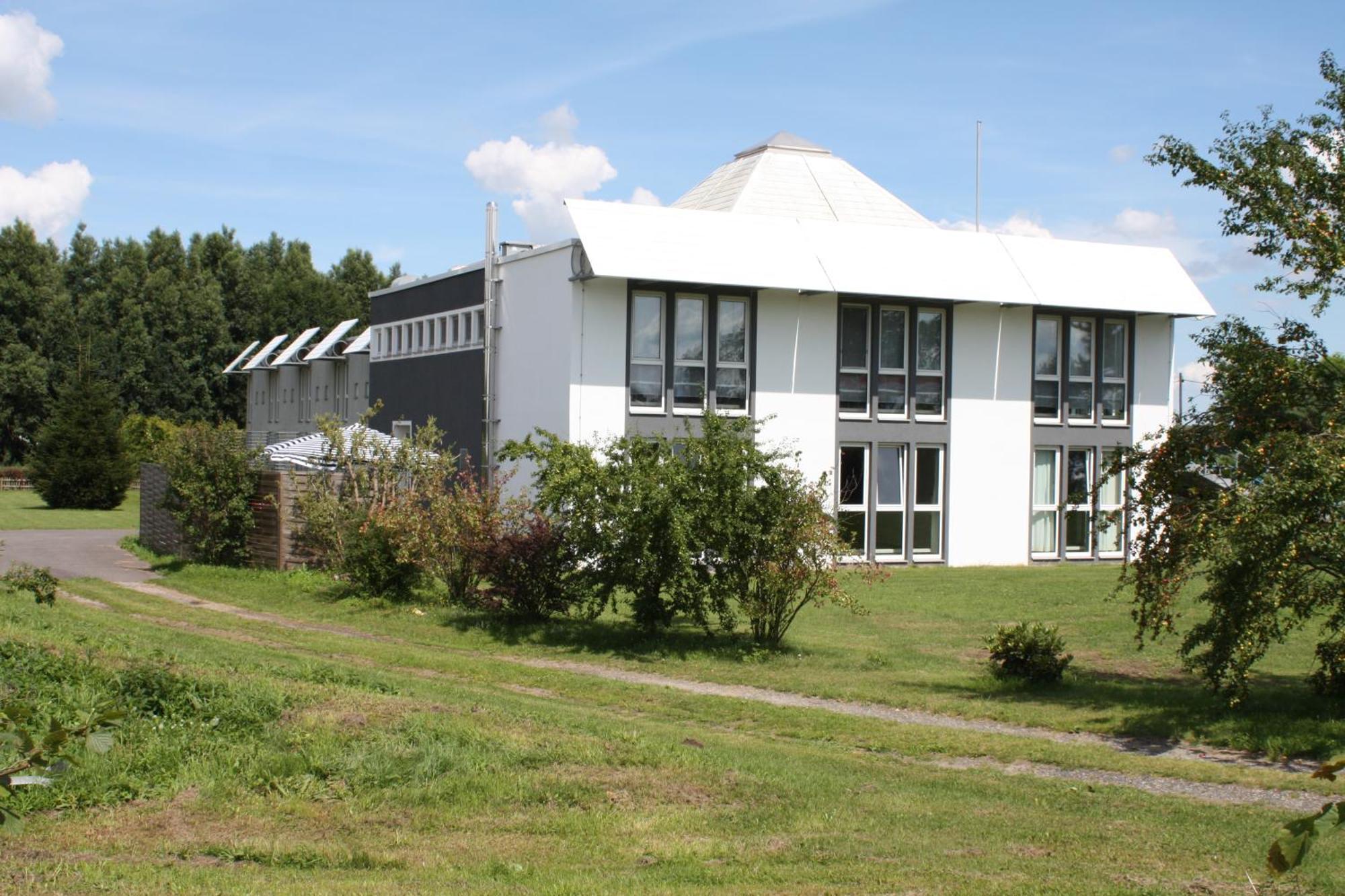 Ak 1 Hotel Ducherow Kültér fotó